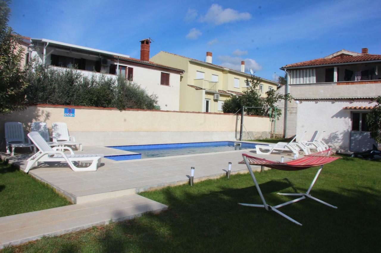 Vacation House "Viola" Fazana Exterior photo